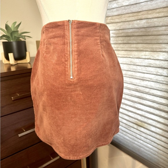 Juniors' SO® Corduroy High-Rise Wrap Mini Skirt, Size 5 in Cinnamon Coffee. - Picture 2 of 6